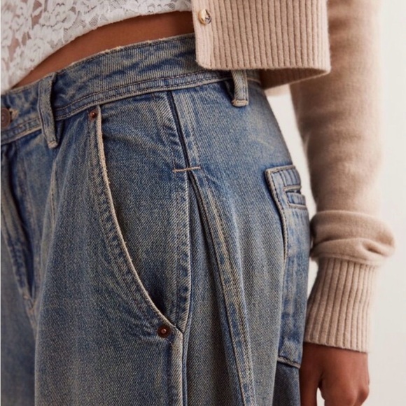 Free People NWT Block Party Pleated Boyfriend Jeans in Rager - Picture 2 of 5
